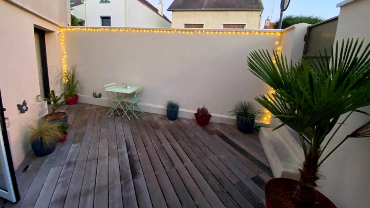 Au 10 Bed & Breakfast Luisant Luaran gambar