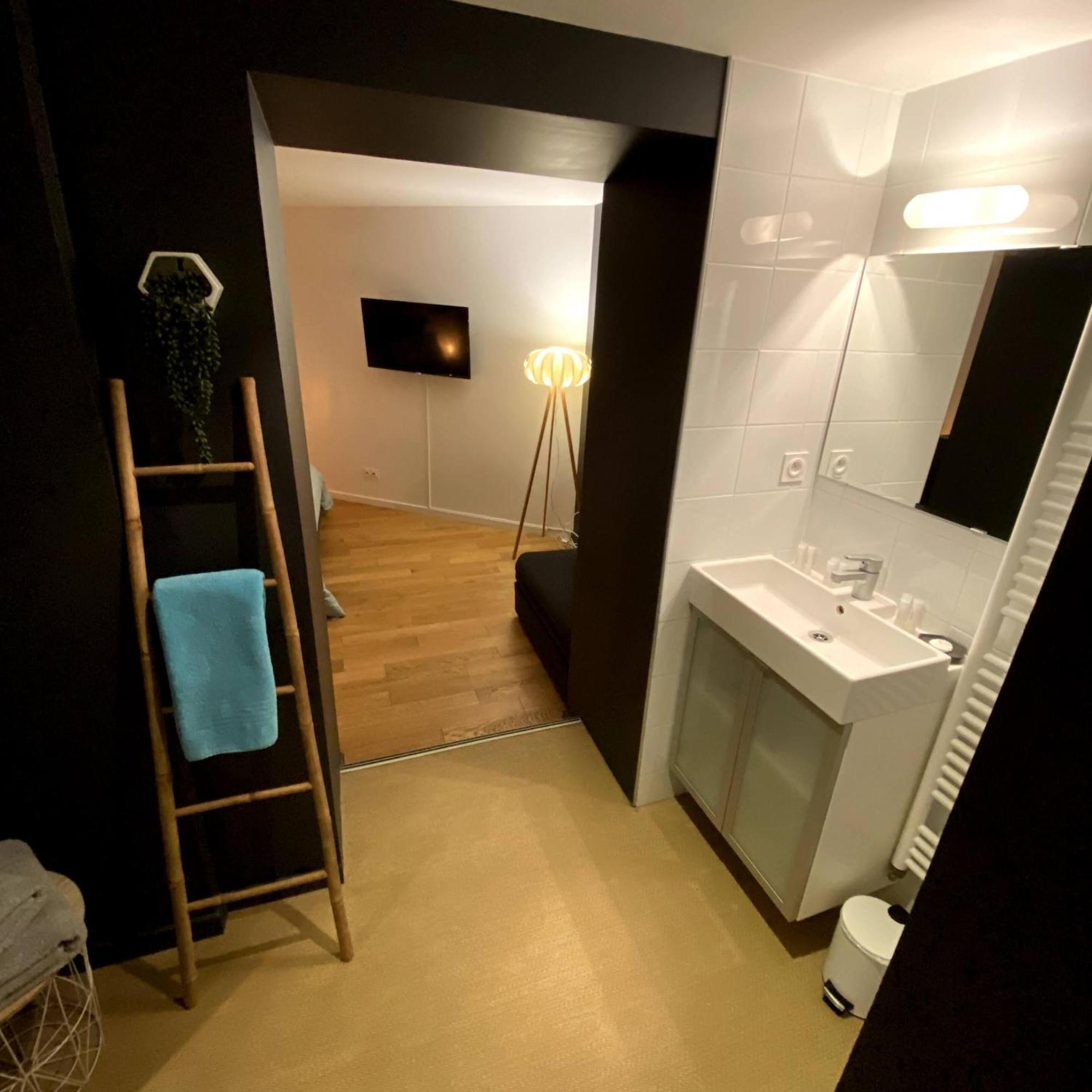 Au 10 Bed & Breakfast Luisant Bilik gambar