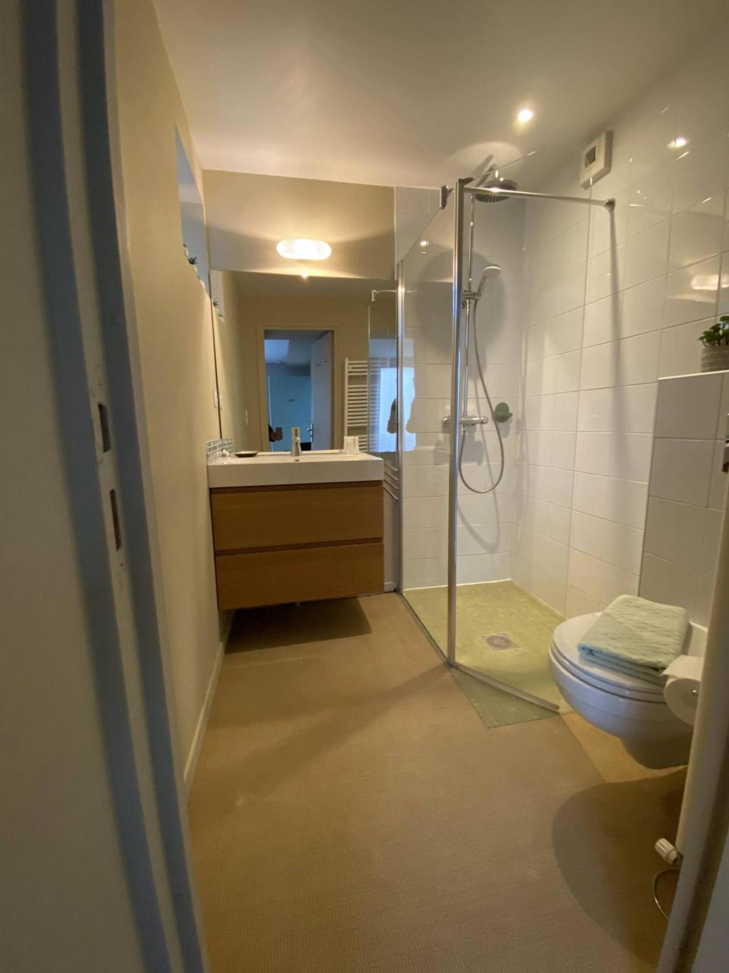 Au 10 Bed & Breakfast Luisant Bilik gambar